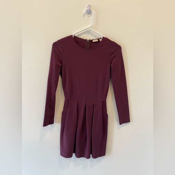 Aritzia Sunday Best Dress - Picture 2 of 2